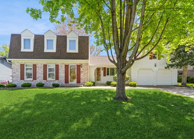 Property at 2016 Crown Flair Dr, West Des Moines, IA 50265, 3 beds, 2.5 baths