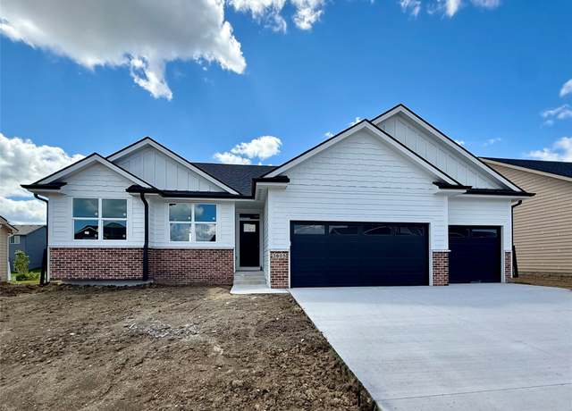 Property at 3605 NW 27th St, Ankeny, IA 50023, 3 beds, 2 baths