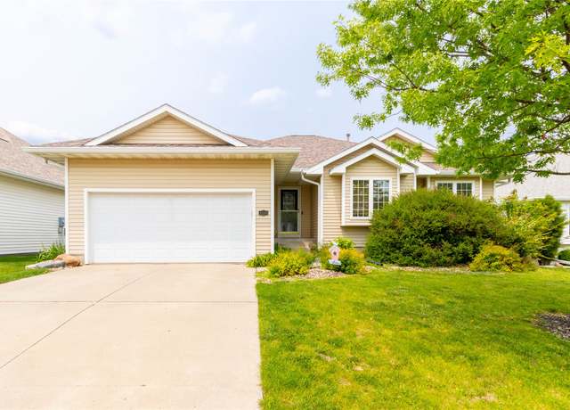 Property at 12335 Tanglewood Dr, Urbandale, IA 50323, 3 beds, 3 baths