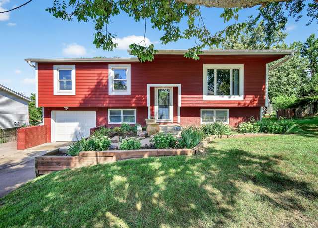 Property at 4333 Oxford Dr, Norwalk, IA 50211, 4 beds, 2 baths