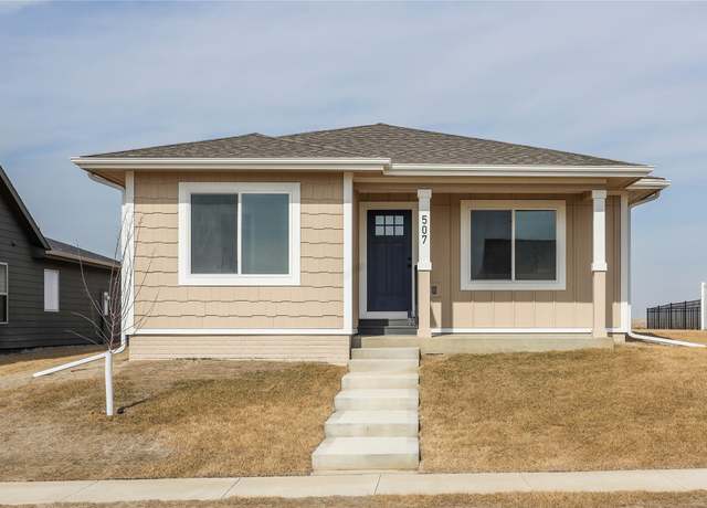 Property at 507 Sycamore St, Dallas Center, IA 50063, 3 beds, 2 baths
