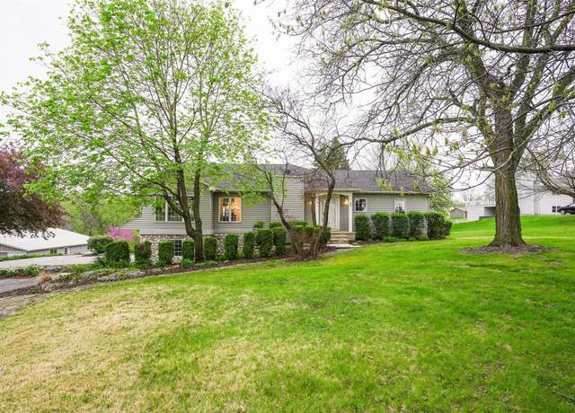 Property at 7333 SE 6th Ave, Pleasant Hill, IA 50327, 4 beds, 3 baths