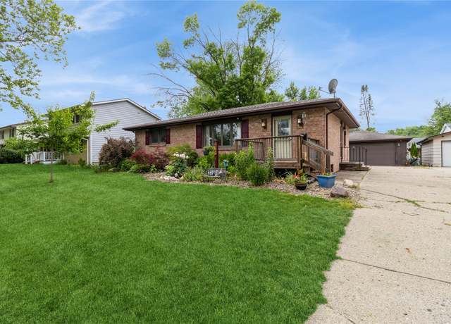 Property at 230 NW Arlan Dr, Ankeny, IA 50023, 3 beds, 1.5 baths