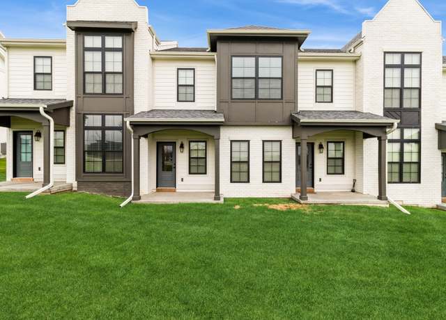 Property at 14140 Wilden Dr, Urbandale, IA 50323, 3 beds, 2.5 baths