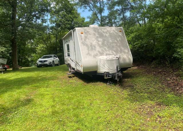 Property at 6002 Waukonda Dr, Brooklyn, IA 52211