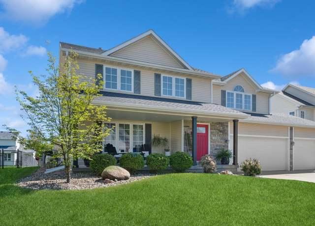 Property at 12304 Winston Ave, Urbandale, IA 50323, 5 beds, 3.5 baths