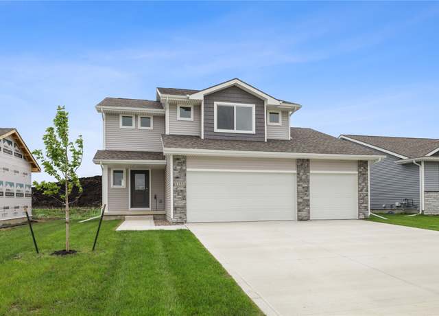 Property at 1355 Locust St, Waukee, IA 50263, 4 beds, 2.5 baths