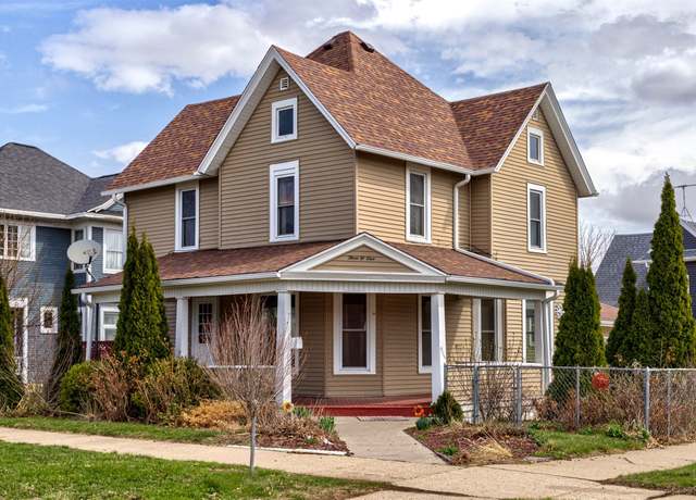 Property at 301 N 4th St St, Marshalltown, IA 50158, 5 beds, 2 baths