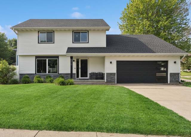 Property at 8910 Iltis Dr, Urbandale, IA 50322, 4 beds, 3.5 baths