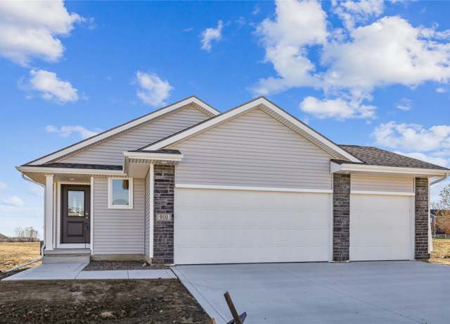 Property at 910 Willow Valley Dr, Norwalk, IA 50211, 4 beds, 3 baths