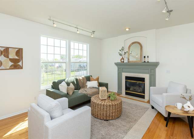 Property at 213 Bridgewood Dr, West Des Moines, IA 50266, 5 beds, 3.5 baths