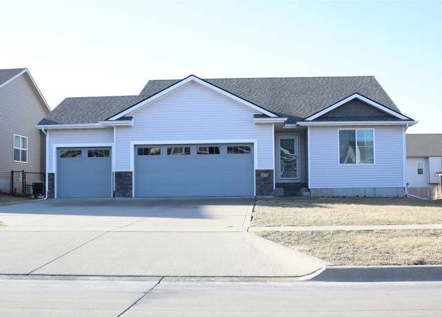 Property at 205 Aspen Dr NE, Bondurant, IA 50035, 3 beds, 2 baths
