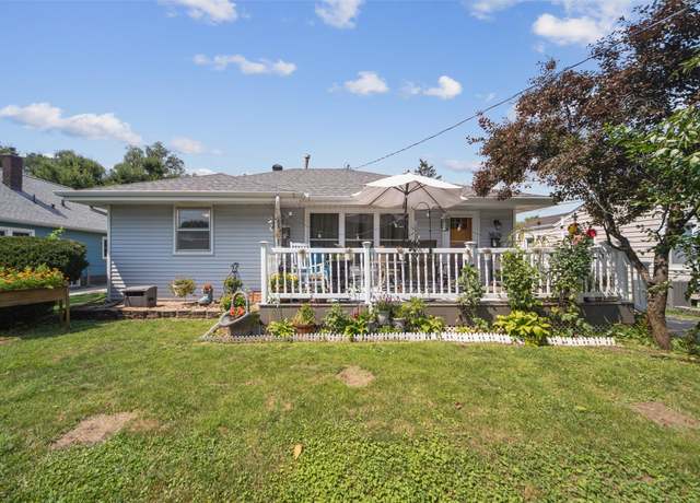 Property at 3826 53rd St, Des Moines, IA 50310, 3 beds, 2 baths