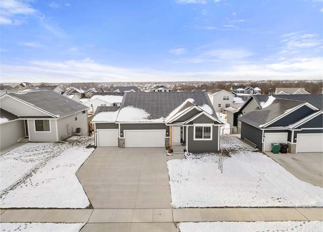 Property at 421 NE 57th Ct, Ankeny, IA 50021, 3 beds, 2 baths