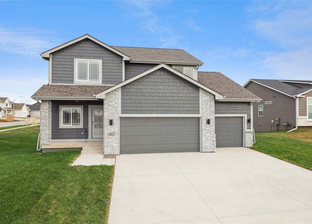 Property at 885 NW Frescott Cir, Waukee, IA 50263, 4 beds, 2.5 baths