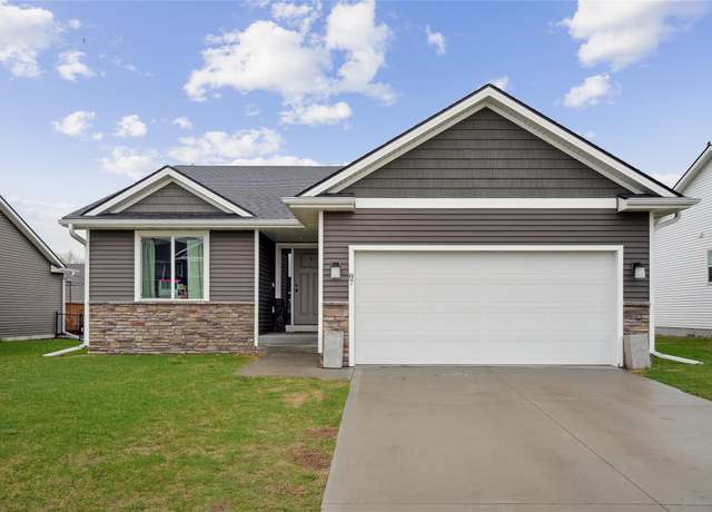Property at 87 SE Dorr Dr, Pleasant Hill, IA 50327, 4 beds, 3 baths