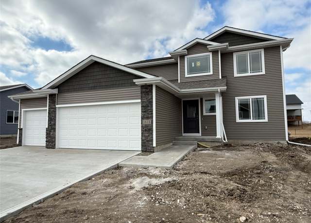 Property at 1618 NW Benjamin Dr, Ankeny, IA 50023, 3 beds, 2.5 baths