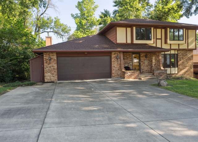 Property at 2905 Watrous Ave, Des Moines, IA 50321, 4 beds, 3 baths