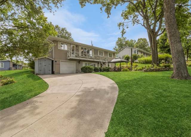 Property at 1102 Parkview Dr, Knoxville, IA 50138, 4 beds, 2.5 baths