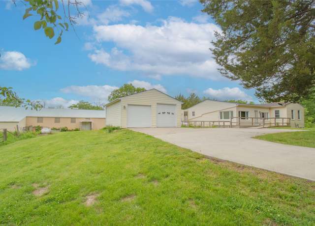 Property at 17954 510th St, Chariton, IA 50049, 4 beds, 2 baths
