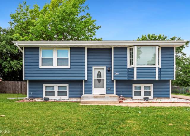 Property at 204 25th Ave SW, Altoona, IA 50009, 4 beds, 2 baths