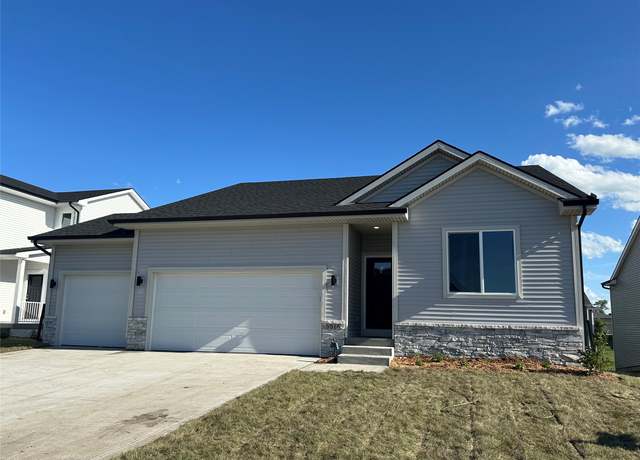 Property at 5516 Greene St, Ames, IA 50014, 3 beds, 2 baths