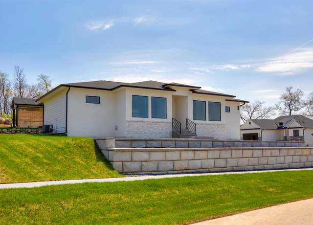 Property at 1247 Arbor Woods Dr, Pleasant Hill, IA 50327, 4 beds, 3 baths