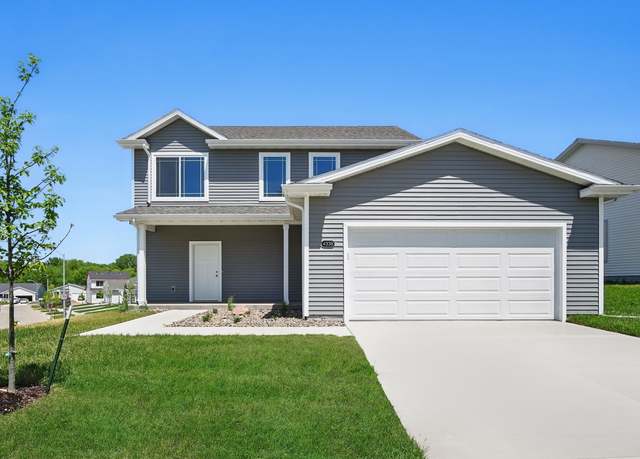 Property at 4338 Grover Woods Ln, Des Moines, IA 50317, 3 beds, 2.5 baths