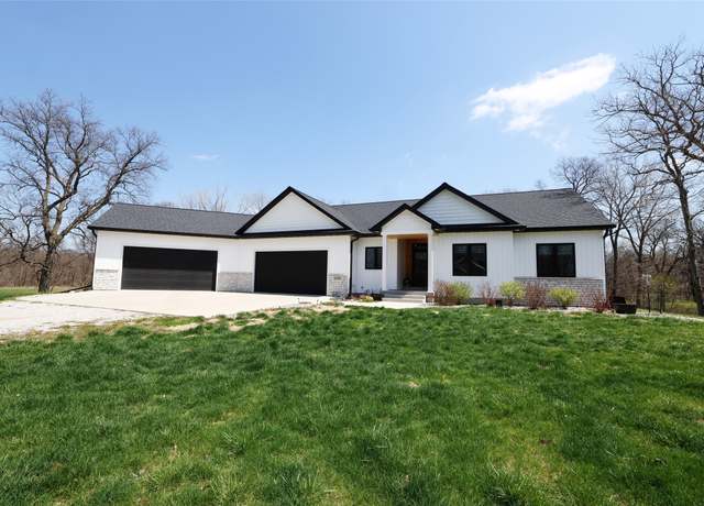 Property at 1444 Lakeview Pl, Boone, IA 50036, 5 beds, 3 baths