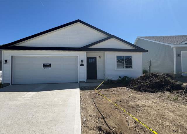 Property at 2318 Legacy Dr, Norwalk, IA 50211, 3 beds, 2 baths