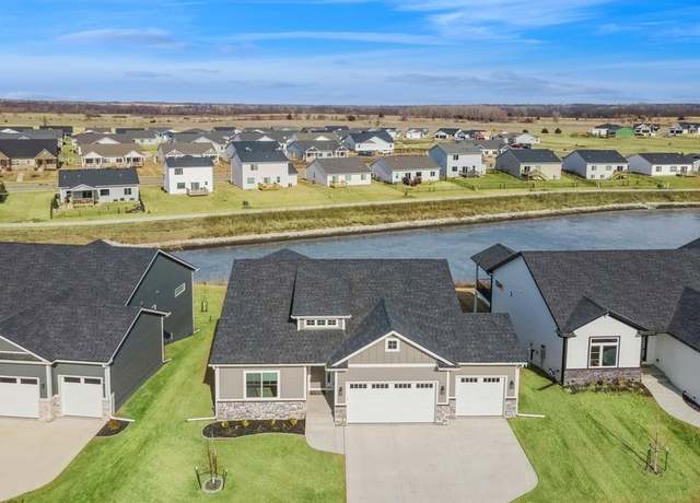 Property at 9831 Watermeadow Cir, Johnston, IA 50131, 5 beds, 3 baths