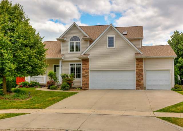 Property at 4143 122nd St, Urbandale, IA 50323, 5 beds, 3.5 baths