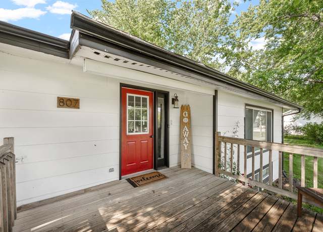 Property at 807 Linden St, Dallas Center, IA 50063, 4 beds, 2 baths