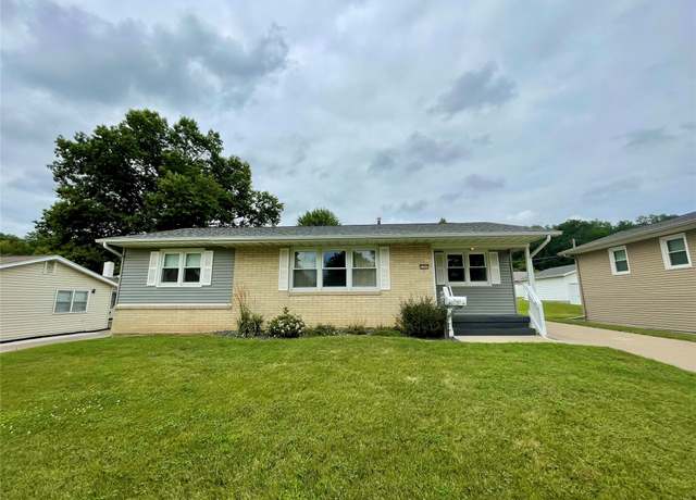 Property at 2301 A Ave, Fort Madison, IA 52627, 3 beds, 1 bath