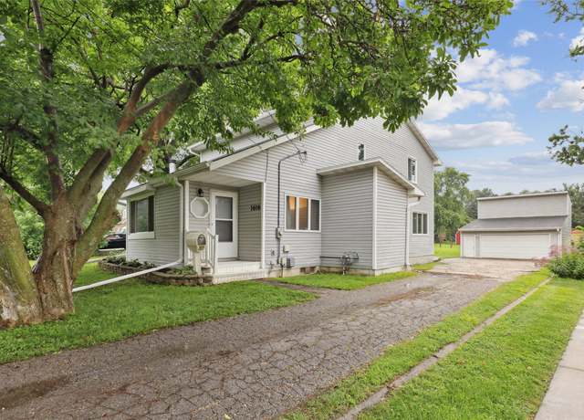 Property at 1616 Southlawn Dr, Des Moines, IA 50315, 4 beds, 2 baths