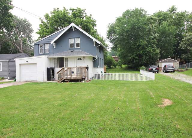 Property at 1035 65th St, Windsor Heights, IA 50324, 3 beds, 1.5 baths