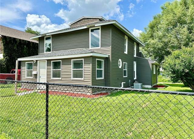 Property at 506 Woodbury St, Marshalltown, IA 50158, 4 beds, 1 bath