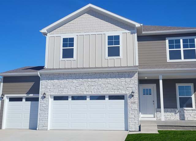 Property at 519 Creekview Ave, Polk City, IA 50226, 4 beds, 2.5 baths