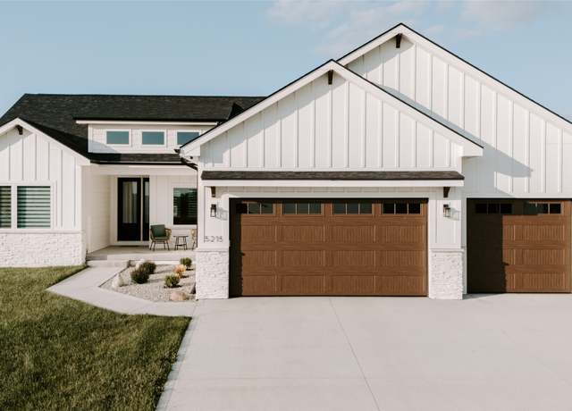 Property at 5215 150th St, Urbandale, IA 50323, 5 beds, 3 baths