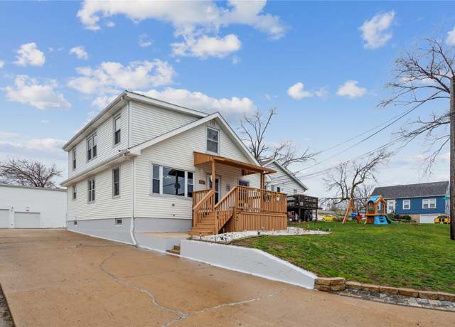 Property at 309 29th Street Dr SE, Cedar Rapids, IA 52403, 5 beds, 1 bath