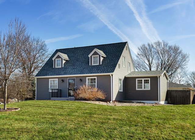 Property at 2711 Westover Blvd, Des Moines, IA 50322, 3 beds, 1.5 baths