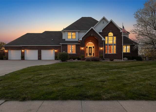 Property at 640 SE Woodcrest Dr, Waukee, IA 50263, 5 beds, 4.5 baths