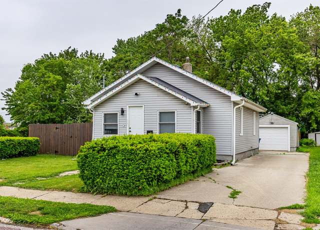 Property at 1410 E 21st St, Des Moines, IA 50317, 2 beds, 1 bath