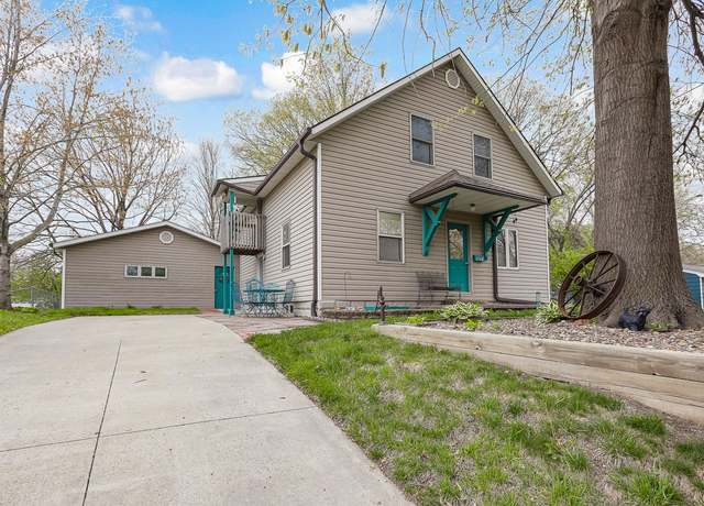 Property at 1112 Liberty St, Pella, IA 50219, 3 beds, 2.5 baths