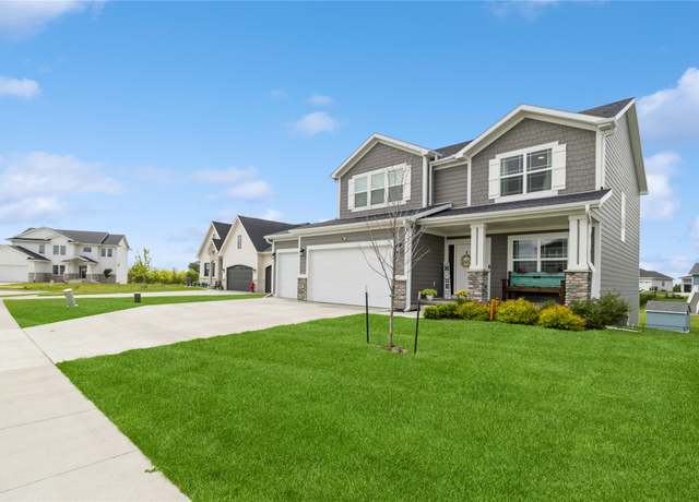 Property at 2920 Oak St, Norwalk, IA 50211, 5 beds, 4.5 baths