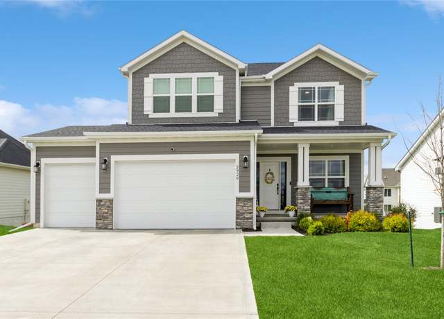 Property at 2920 Oak St, Norwalk, IA 50211, 5 beds, 4.5 baths