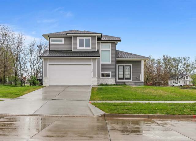 Property at 718 Fountain View Dr, Pella, IA 50219, 3 beds, 2.5 baths