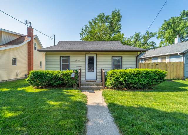 Property at 2523 Des Moines St, Des Moines, IA 50317, 2 beds, 1 bath