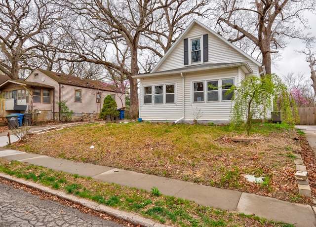 Property at 1540 33rd St, Des Moines, IA 50311, 2 beds, 1 bath