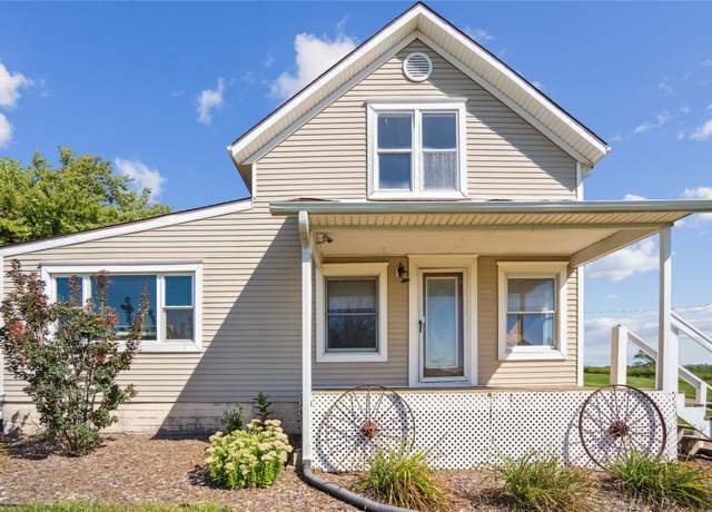 Property at 7294 Ia 14 Hwy E, Newton, IA 50208, 4 beds, 1 bath